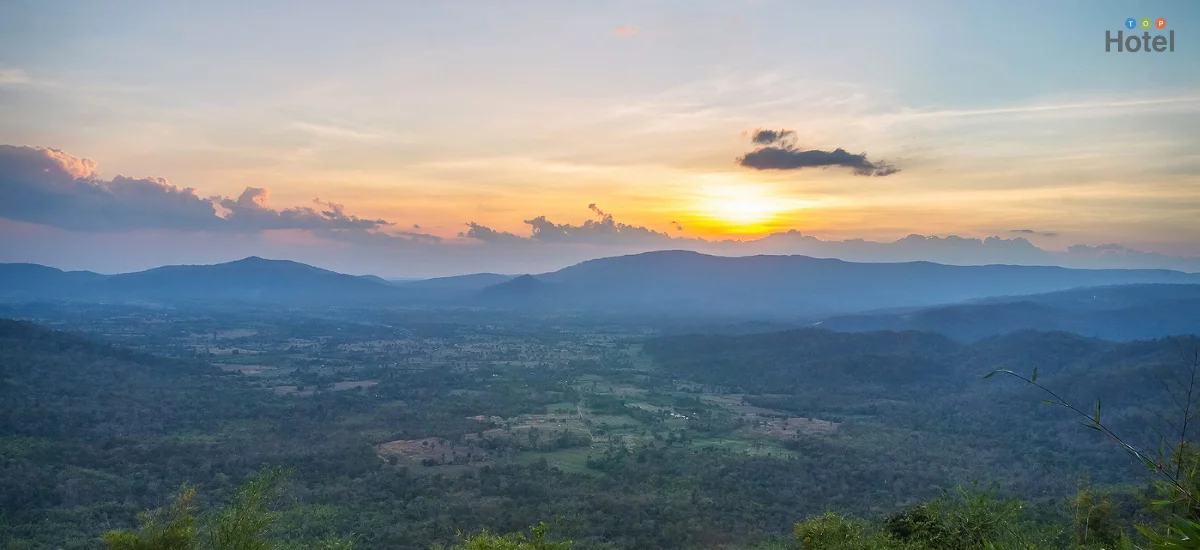 ผาเก็บตะวัน